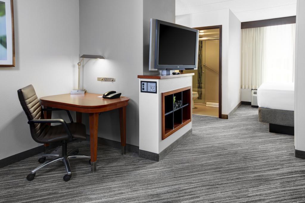 Hyatt Place Cincinnati Airport Флорънс Екстериор снимка